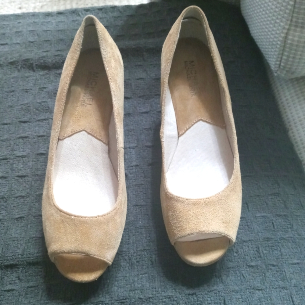 Tan suede wedge peep toe shoes